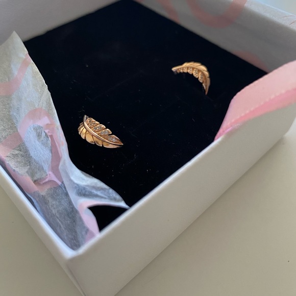 Pandora 14k Rose Gold Feather Stud Earrings - Picture 2 of 11